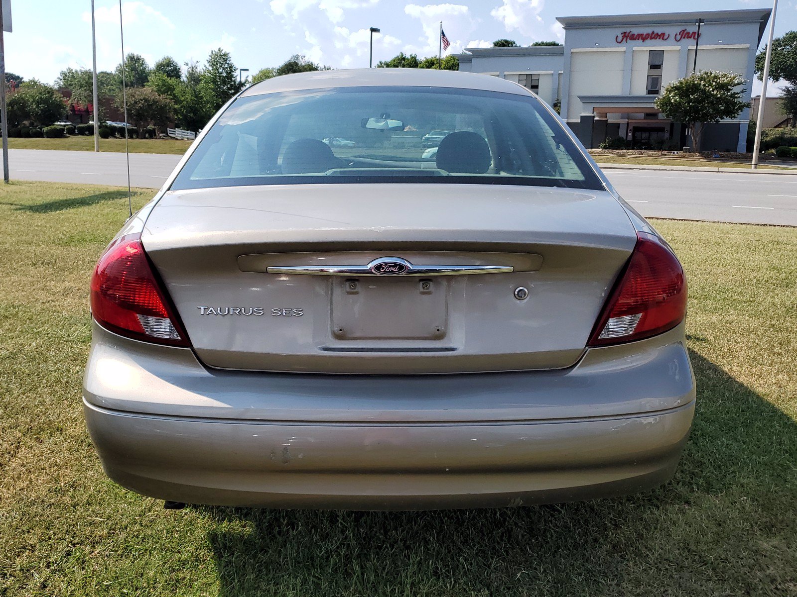 Pre-Owned 2003 Ford Taurus SES FWD 4dr Car